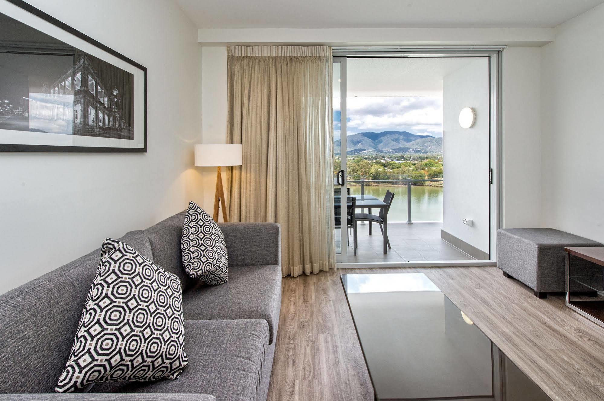 เอ็มไพร์ อพาร์ตเมนต์ โฮเต็ล Aparthotel ร็อคแฮมป์ตัน ภายนอก รูปภาพ