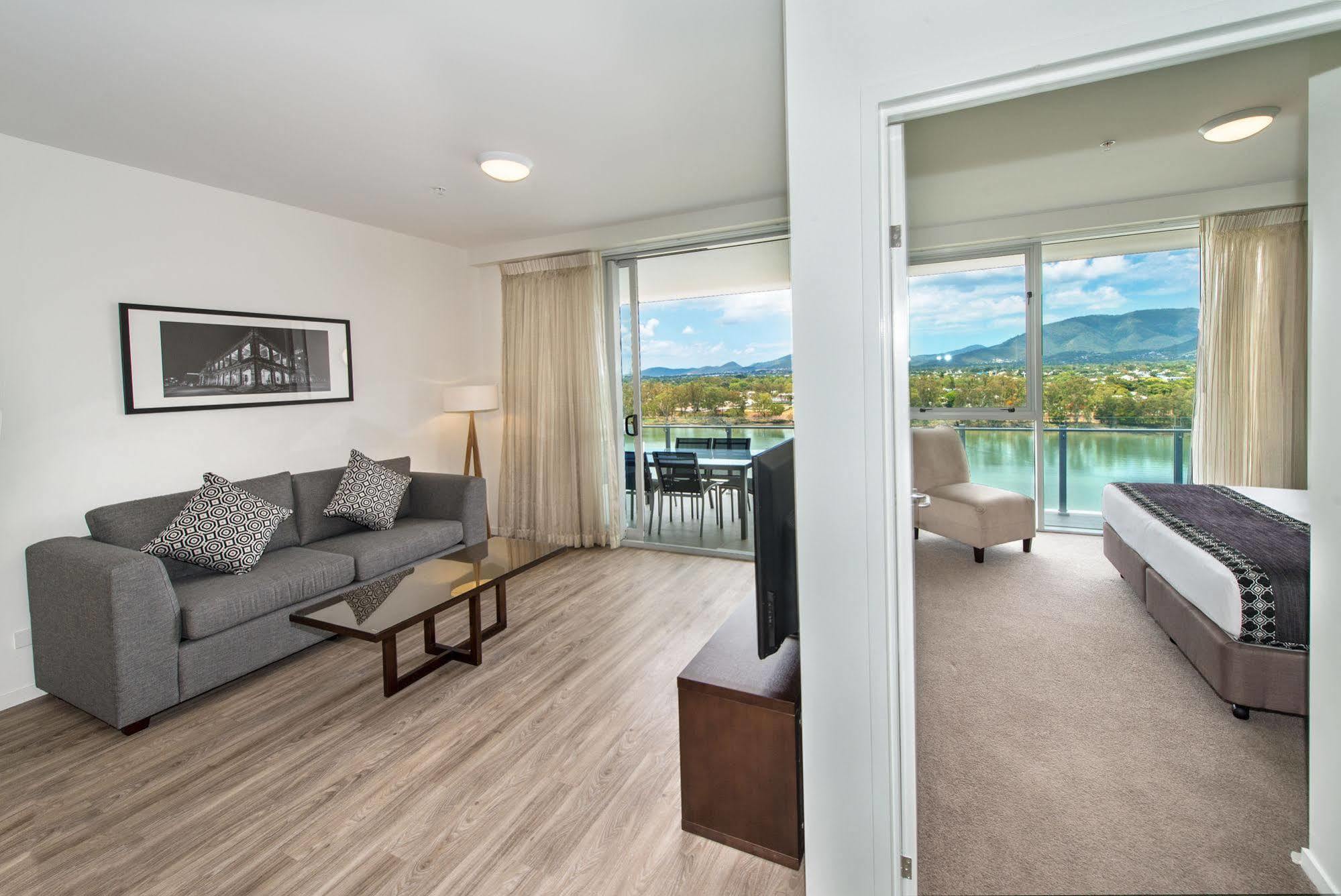 เอ็มไพร์ อพาร์ตเมนต์ โฮเต็ล Aparthotel ร็อคแฮมป์ตัน ภายนอก รูปภาพ